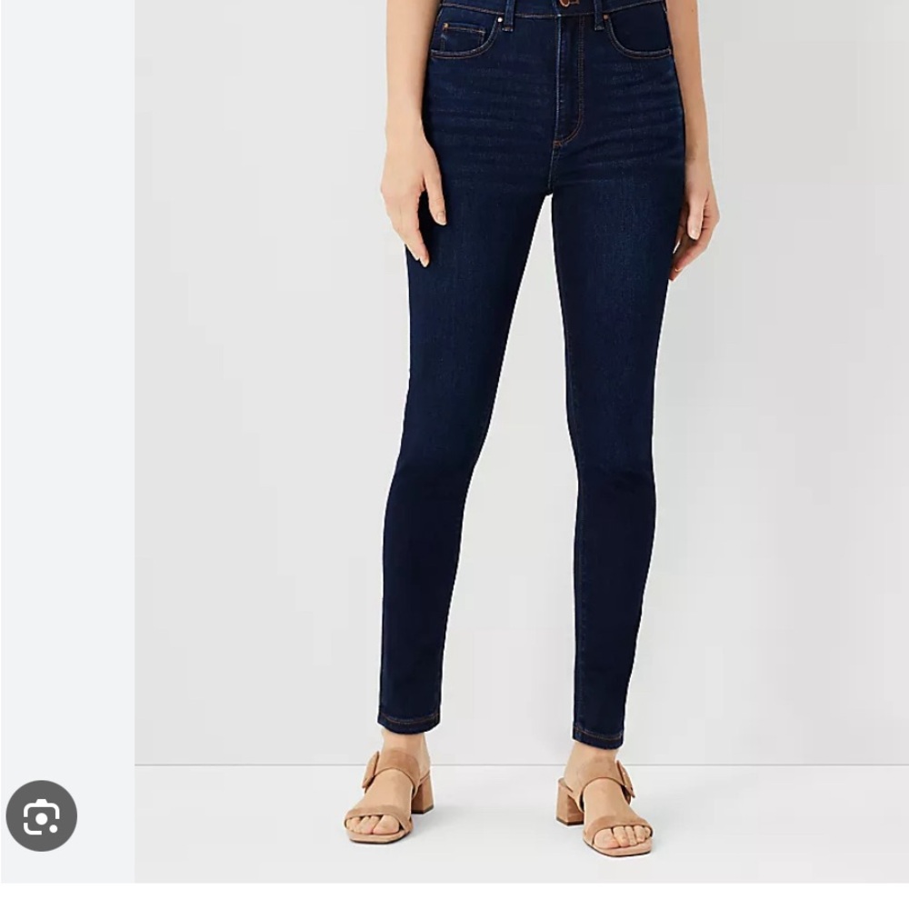 👖EUC Ann Taylor - The Skinny Curvy Sculpting Pocket Skinny Jeans 👖